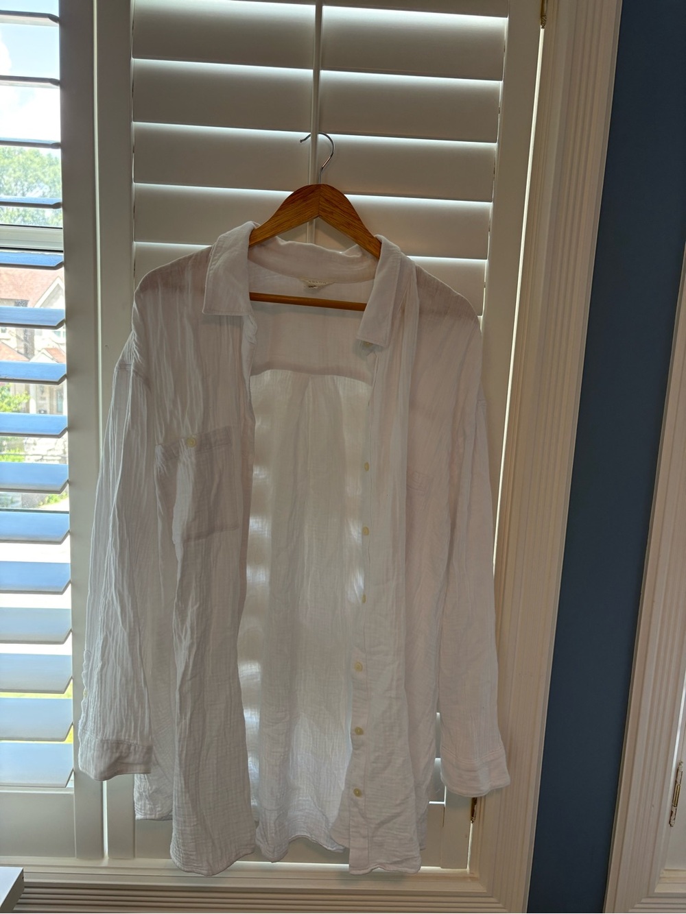 White Long-Sleeve Button-Up Shirt - Lightweight Casual